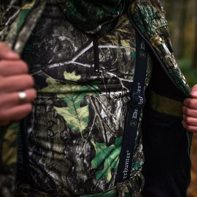 Approach T-Shirt with Long Sleeves In RealTree Adapt close