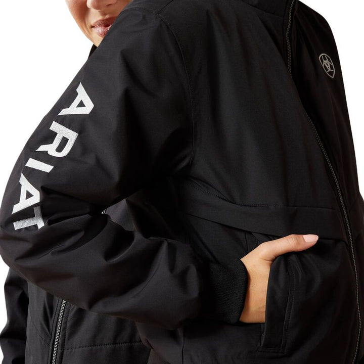 Ariat Women's Stable 2.0 Insulated Jacket In Black - Sleeve Logo