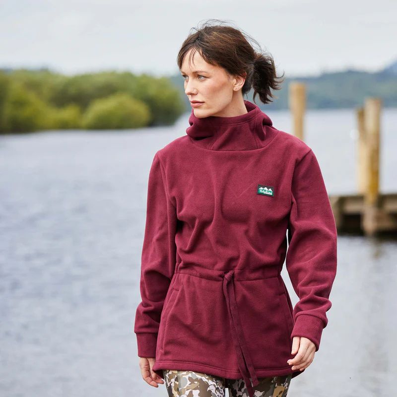 Ridgeline Womens Salt Marsh Fleece In Winter Berry - Lifestyle